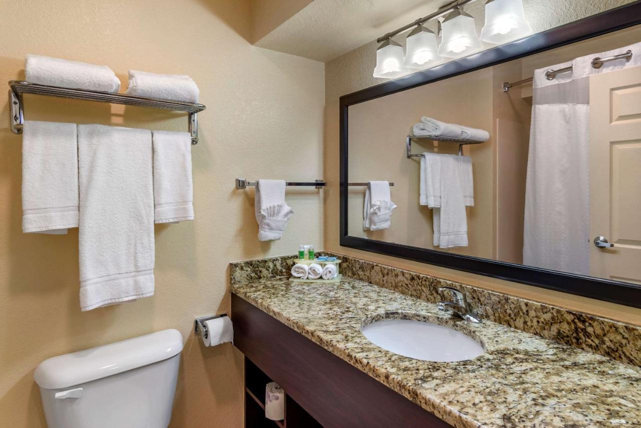 Comfort Inn & Suites Dahlonega University Area Екстериор снимка