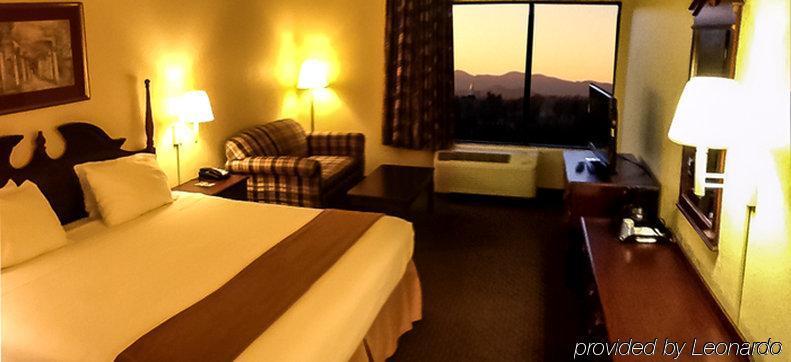 Comfort Inn & Suites Dahlonega University Area Екстериор снимка
