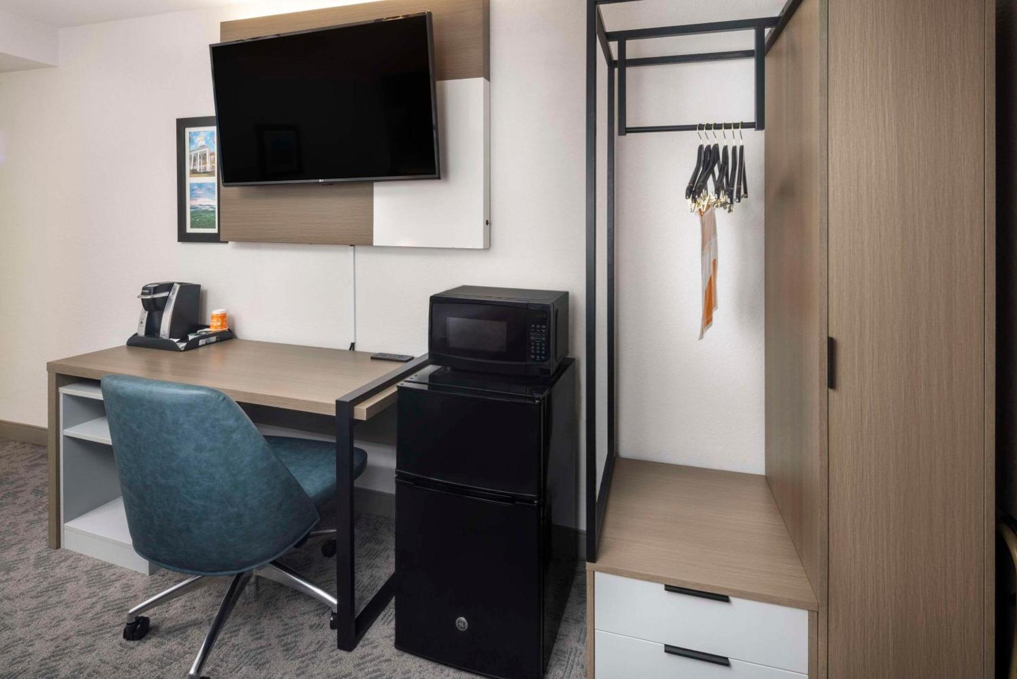 Comfort Inn & Suites Dahlonega University Area Екстериор снимка
