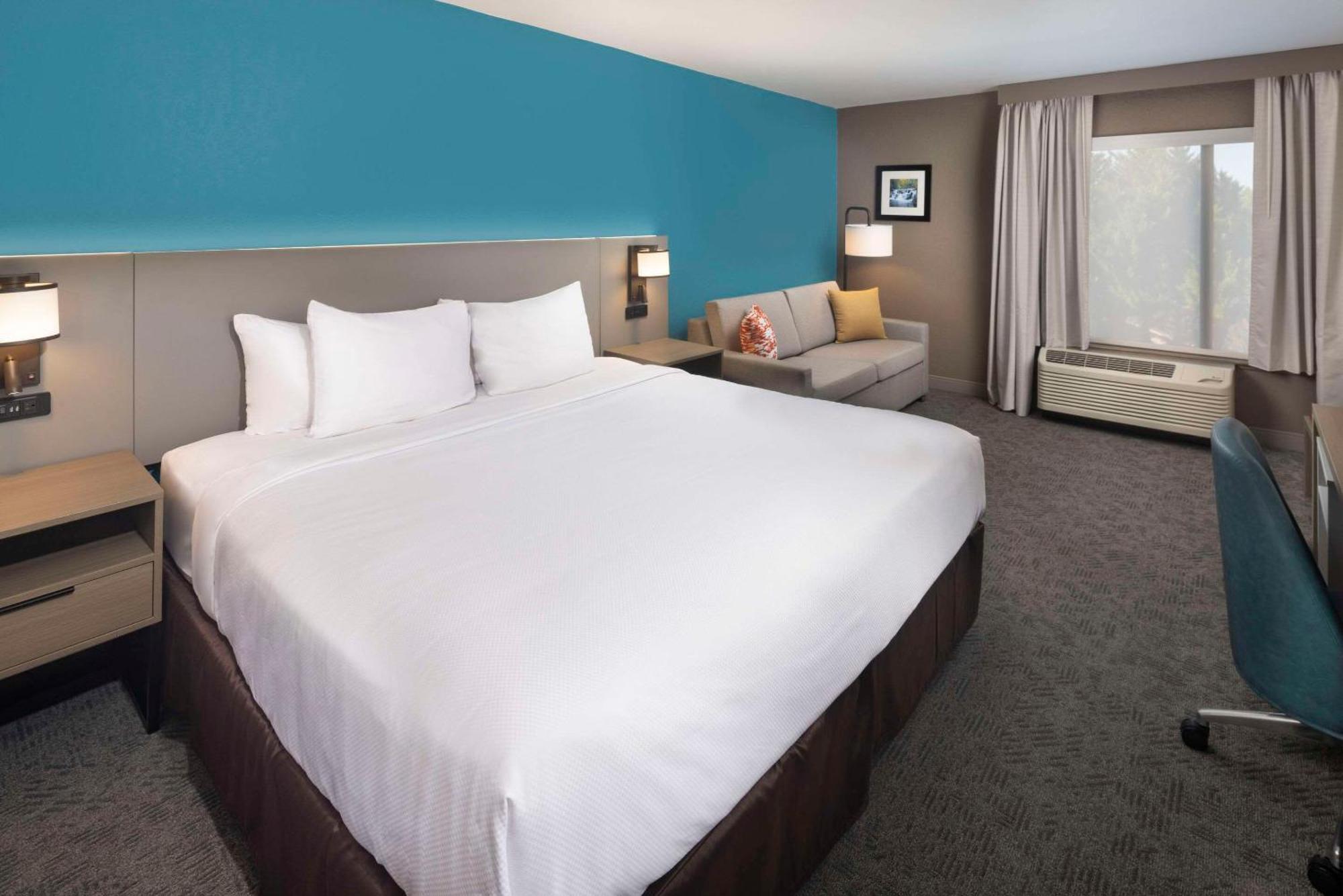 Comfort Inn & Suites Dahlonega University Area Екстериор снимка