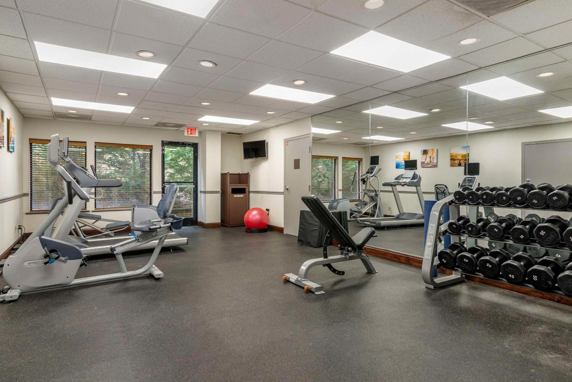 Comfort Inn & Suites Dahlonega University Area Екстериор снимка