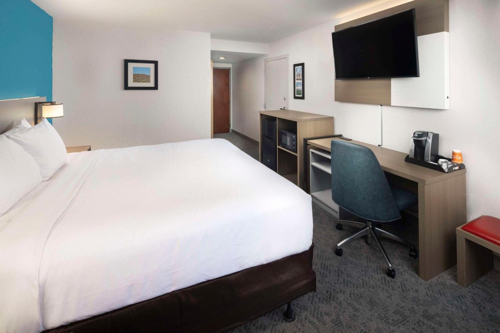 Comfort Inn & Suites Dahlonega University Area Екстериор снимка