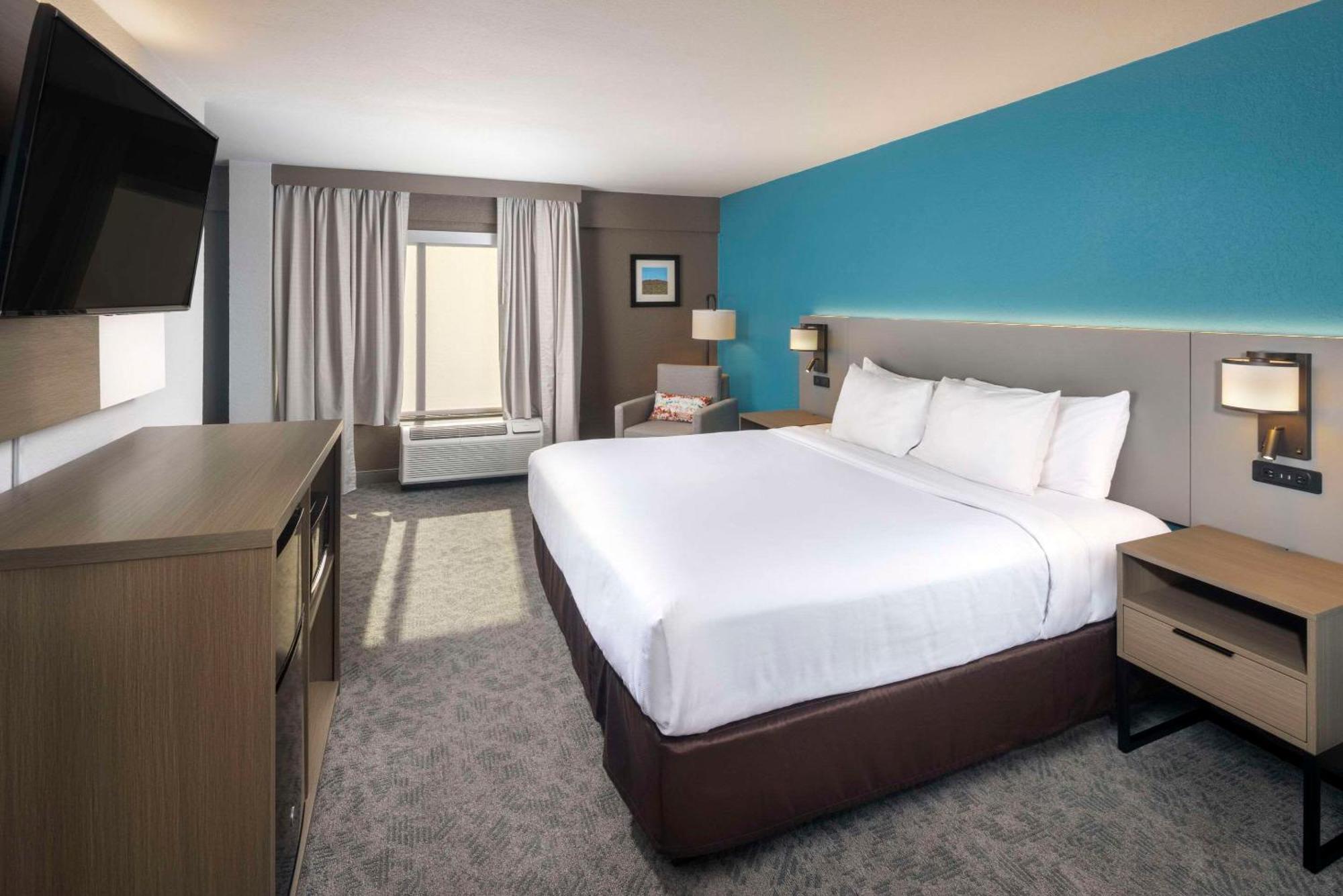 Comfort Inn & Suites Dahlonega University Area Екстериор снимка