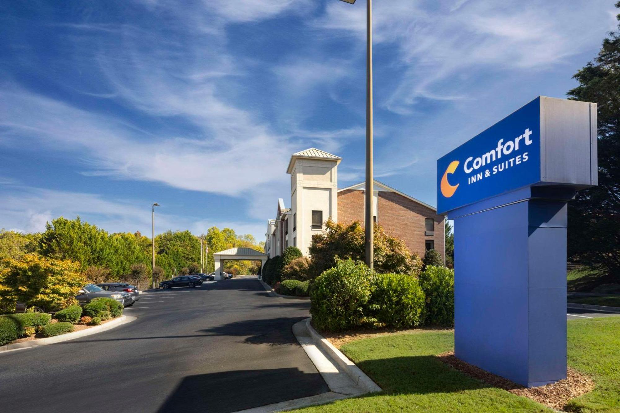 Comfort Inn & Suites Dahlonega University Area Екстериор снимка