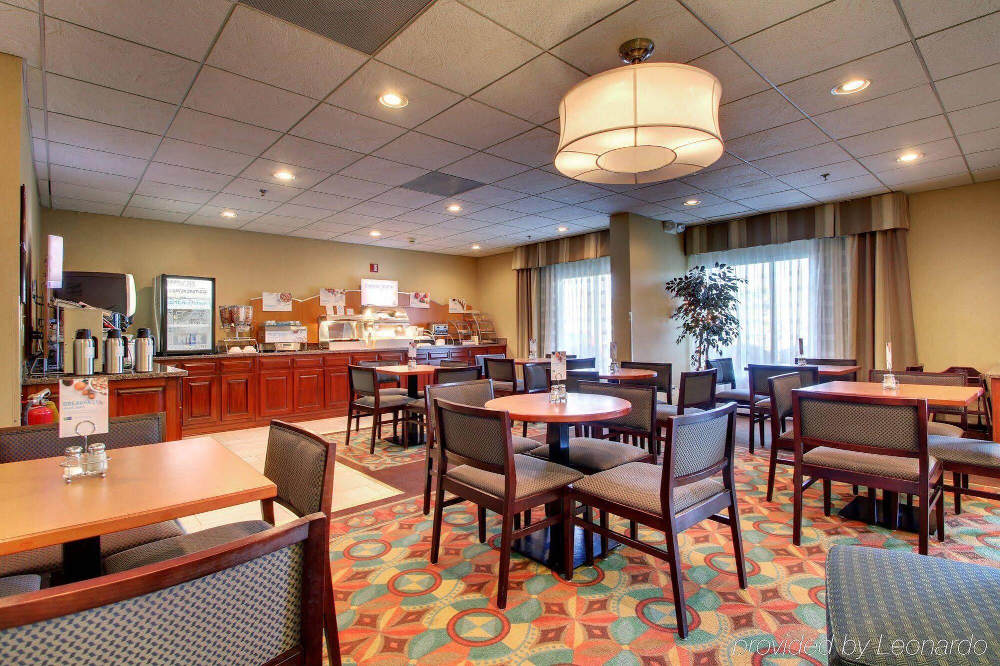 Comfort Inn & Suites Dahlonega University Area Екстериор снимка